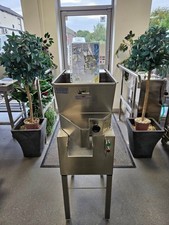 BOLD R1 TOP OF THE RANGE (12kg) POTATO CHIPPER ON ORIGINAL STAND (UK MADE)