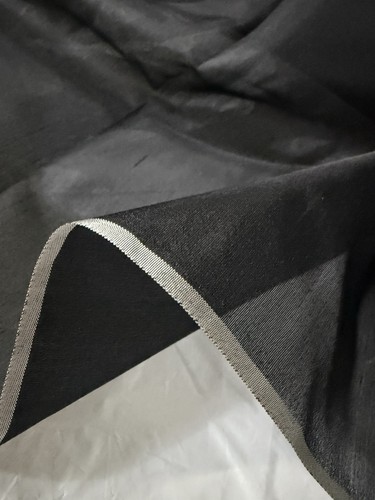 100 pure silk organza - 100%,