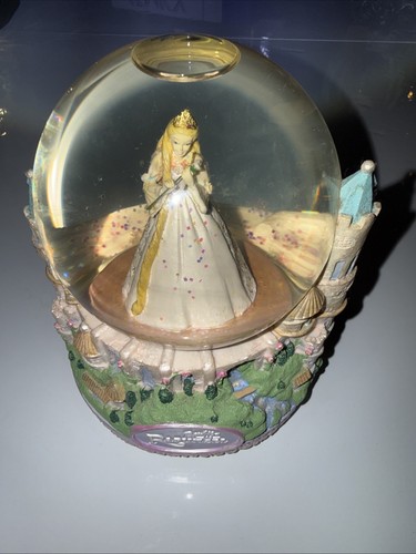 Rare barbie rapunzel snow - rare,