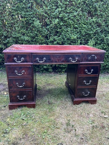Reproduction pedestal desk