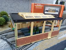 Hornby R516 diesel maintenance depot for OO gauge model train set