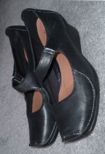 Ladies black mary jane shoe - ,