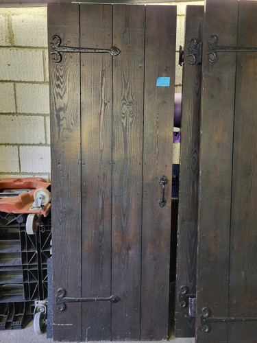 Rustic reclaimed oak - oak, studded