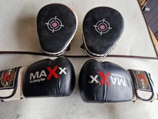 Maxx Boxing Gloves/mits And