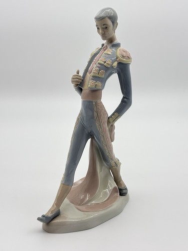 Large spanish porcelain - spanish,