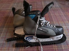 Bauer Supreme 11 size 5-5.5 (plate size 250) ice skates