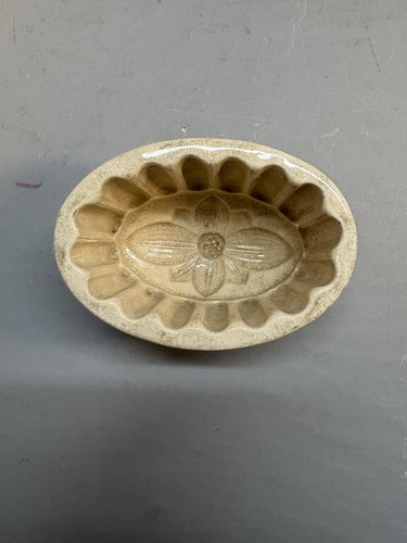 Small vintage ceramic jelly - small,