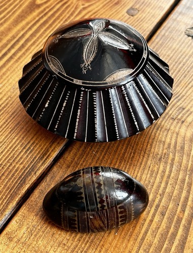 Hand carved black soapstone - 2,