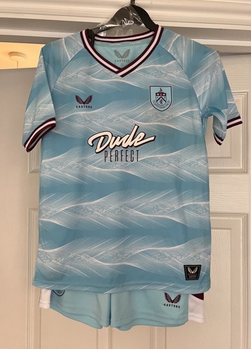 Bnwt castore burnley away - bnwt,
