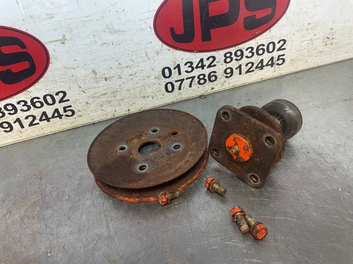 Deck hub shaft and pulley - hub,