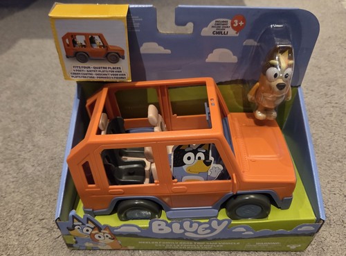 Bluey heeler family - heeler, road