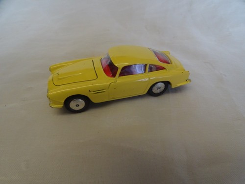 Corgi toys aston martin - aston, db4