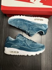 Nike Air Max 90 Lucky Charms