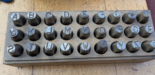 Pryor large letter - 1/2",