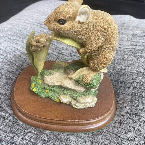Realistic field mouse - mouse, eating