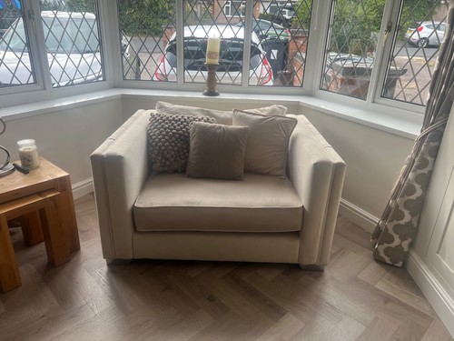 Love chair sofa - chair,