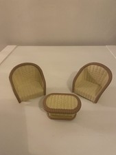 SYLVANIAN FAMILIES CONSERVATORY / GARDEN ROOM / RATTAN TABLE  & CHAIRS £15