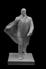 Vladimir Lenin Statue –