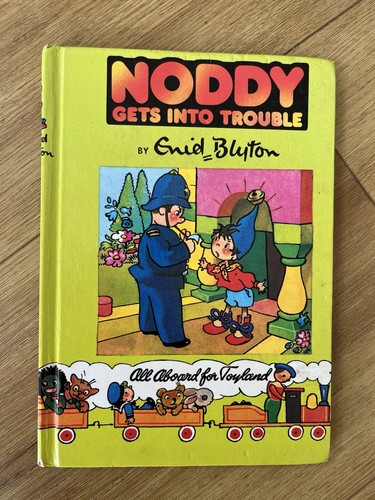 Noddy gets trouble book - in,
