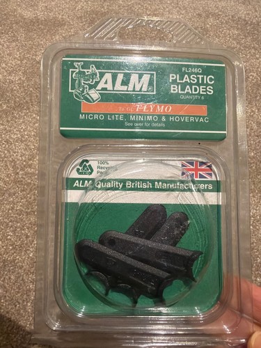 Flymo plastic blades - 4,