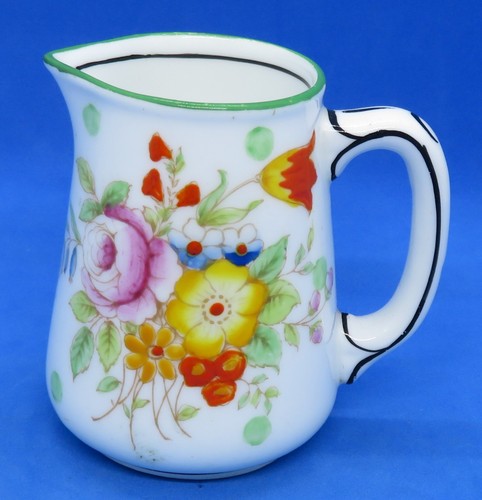 Green rim flower design