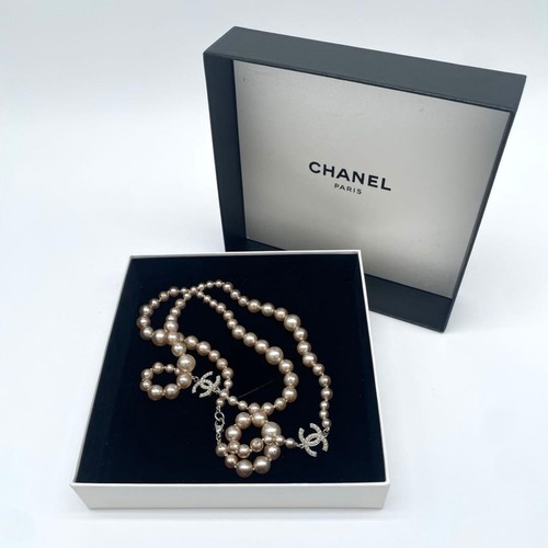 Chanel long faux pearl - *chanel,