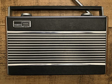   Roberts Radio R24 AM-FM VHF MF LF