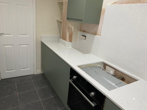 White mirror quartz kitchen - white,
