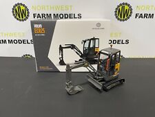 AT COLLECTIONS 1:32 SCALE