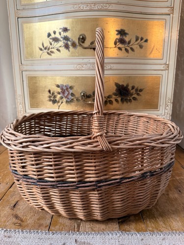 Vintage natural wicker - wicker, fruit