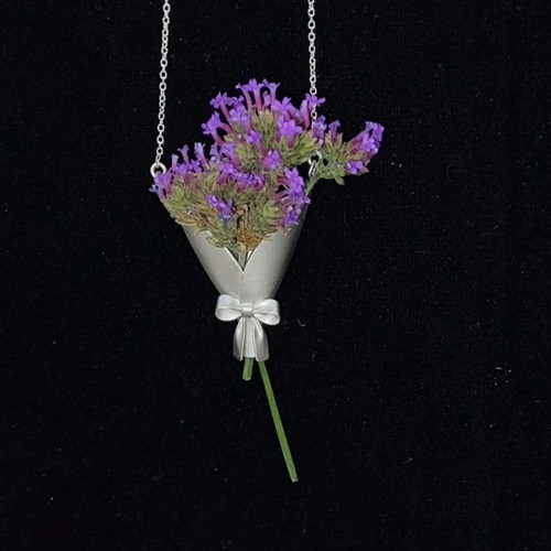 Wearable flower bouquet - wearable, holder