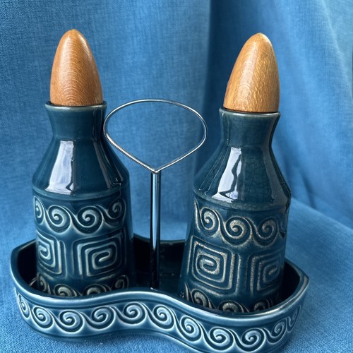 Sylvac vintage totem design - sylvac,