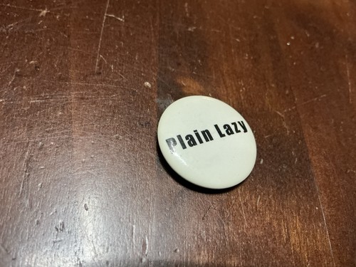 Vintage pin badge collectable - badge,