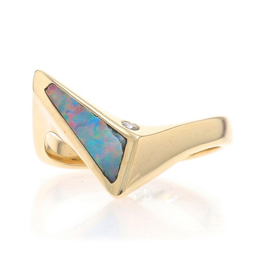 Yellow gold opal - yellow,