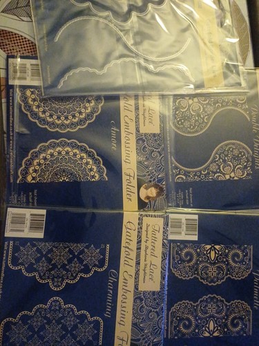 Tattered lace gatefold border - tattered,