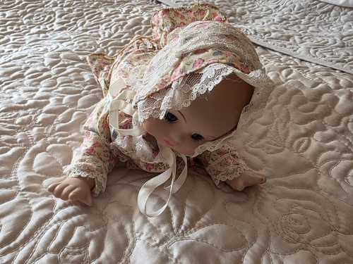 Vintage porcelain crawling - porcelain,