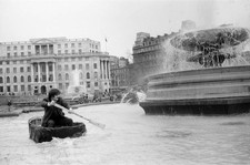 Coracle fishermen London One