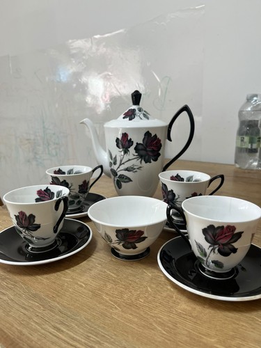 Royal albert black rose tea - black,