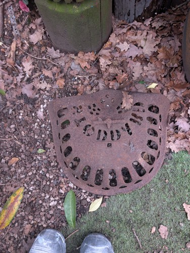 Vintage cast iron tractor - ,