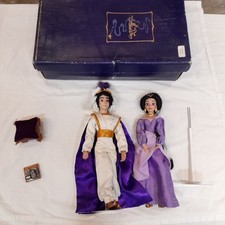 Vintage Disney Aladdin And Jamine Figures & Stands. Boxed.