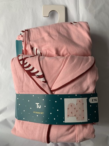 Bnwt pyjamas traditional - by,