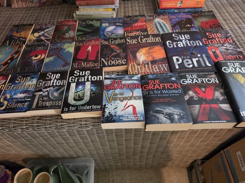 Sue grafton book bundle - grafton,
