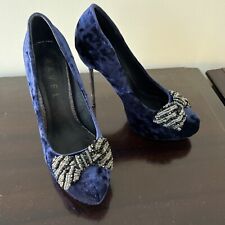 Beautiful Ravel Size 6 Velvet Shoes