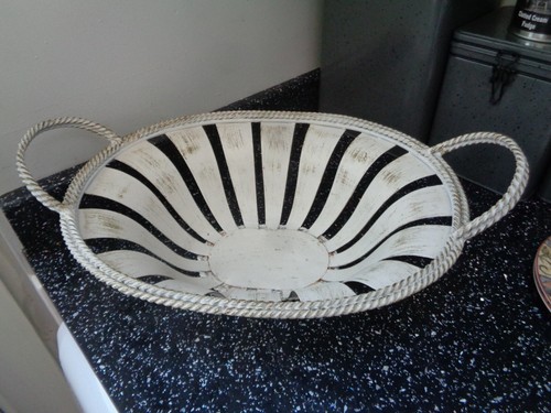 Shabby chic heavy metal - chic, cream