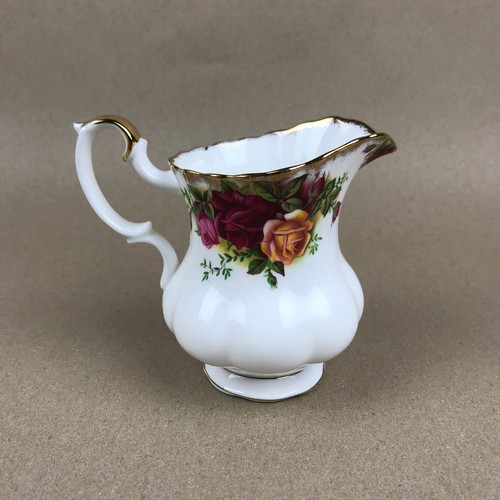 Royal albert old - old, roses