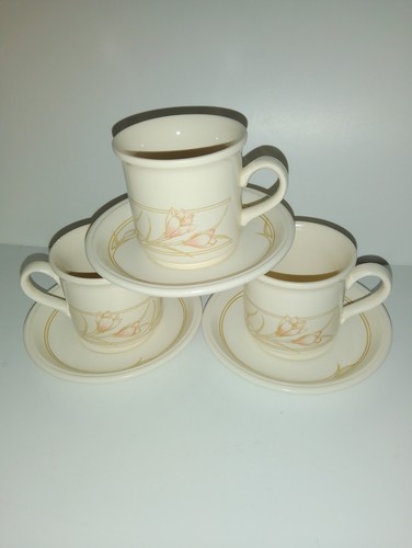 Biltons cups saucers - 3,