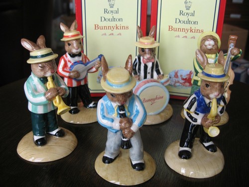 Mint retired rare - retired,, rare**