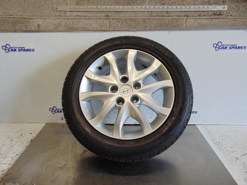 Hyundai i30 alloy wheel tyre - hyundai,