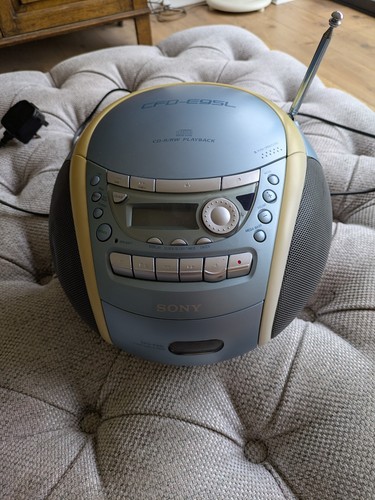 Y2k vintage sony - vintage., cfd-e9fl