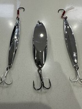 FISHING LURES  BASS JOB LOT